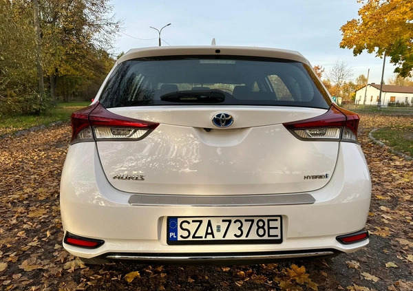 Toyota Auris cena 51900 przebieg: 222255, rok produkcji 2016 z Poręba małe 191